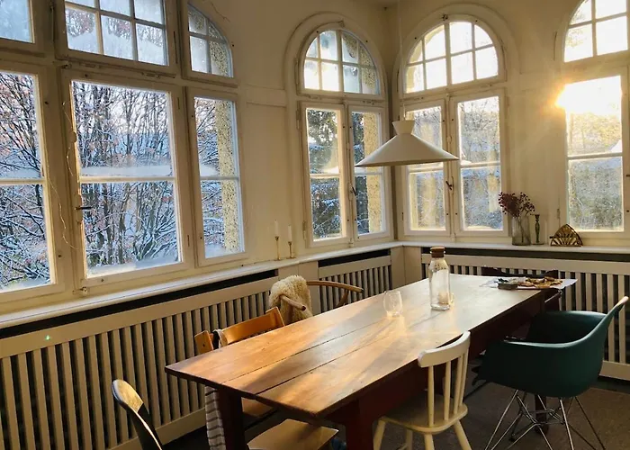4 Story, 12 Beds, Home Near Eurovision Contest