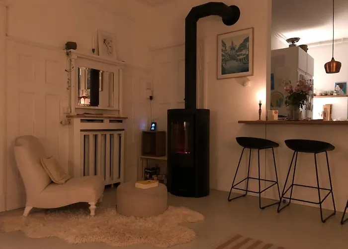 4 Story, 12 Beds, Home Near Eurovision Contest